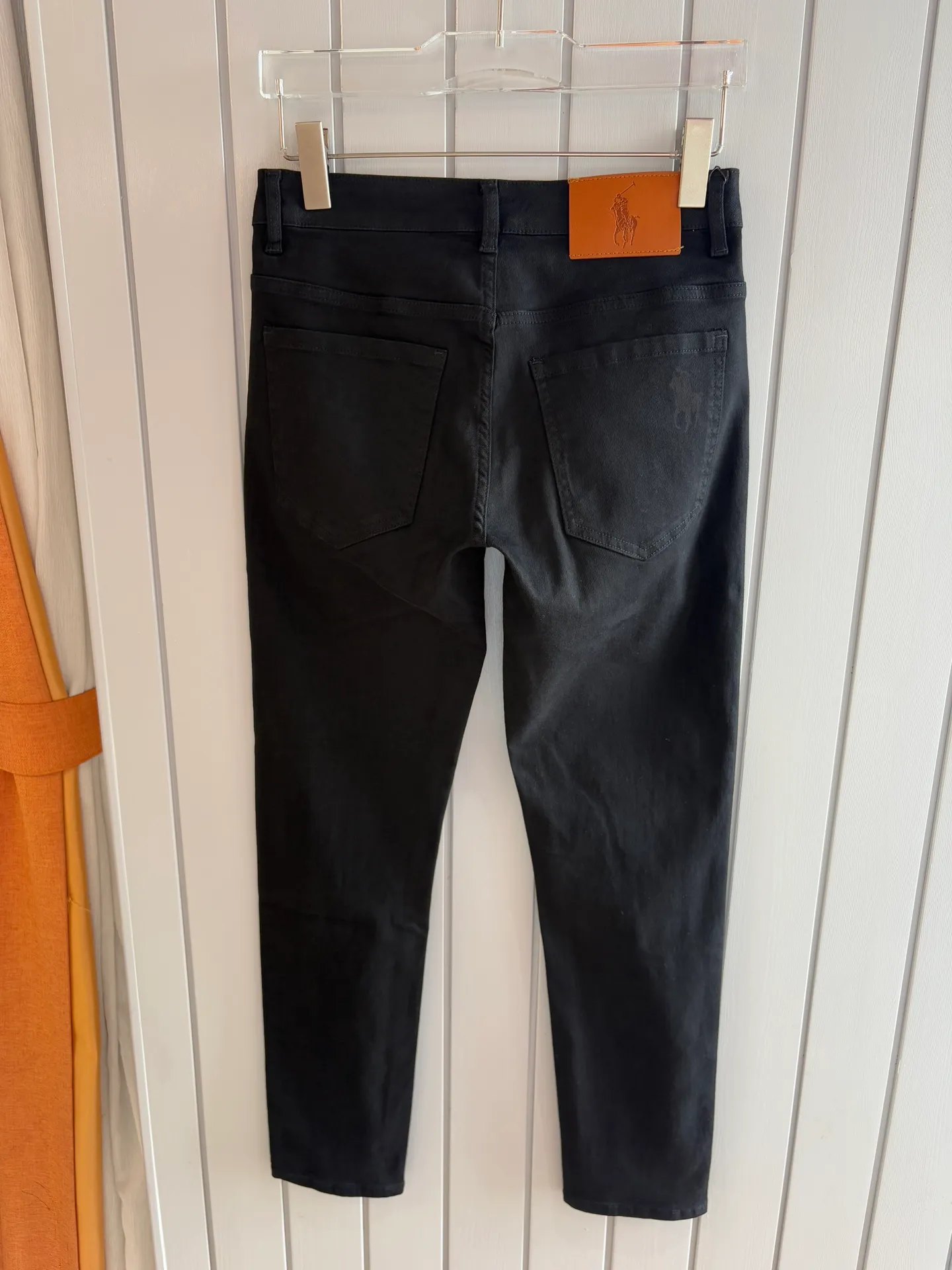 P240 A super stylish pair of jeans, customized original washed denim fabric, unique design, top-notch embroidered letter pattern logo, original hardware accessories decoration, an extremely outstanding pair of jeans, the materials and craftsmanship are extremely luxurious and exquisite, extremely high-grade, handsome and stylish upper body, recommended 👍, 005 code number: 29-38 but not 35; 37